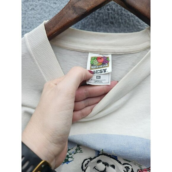 Vintage Single stich Fruit Of The Loom XXL Graphic Tee With Polar Bear Print In - Picture 4 of 9